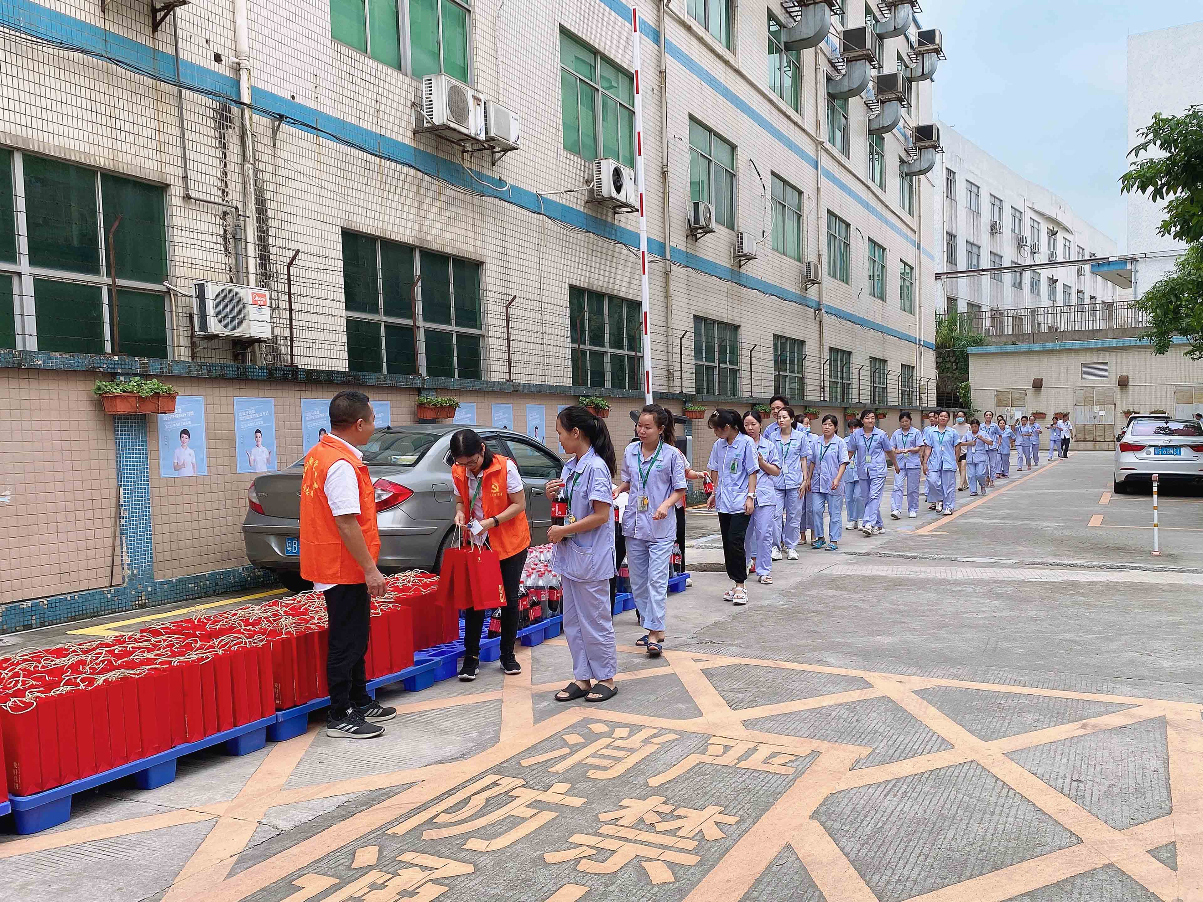 國慶中秋雙節(jié)同慶，雅香麗預祝大家度過一個平安祥和、喜慶歡樂的假期！
