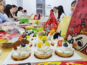 雅香麗化妝用品（深圳）有限公司，八月九月生日會(huì)福利！借此慰勞每一位員工對(duì)工作的辛勤勞作以及用心盡責(zé)!